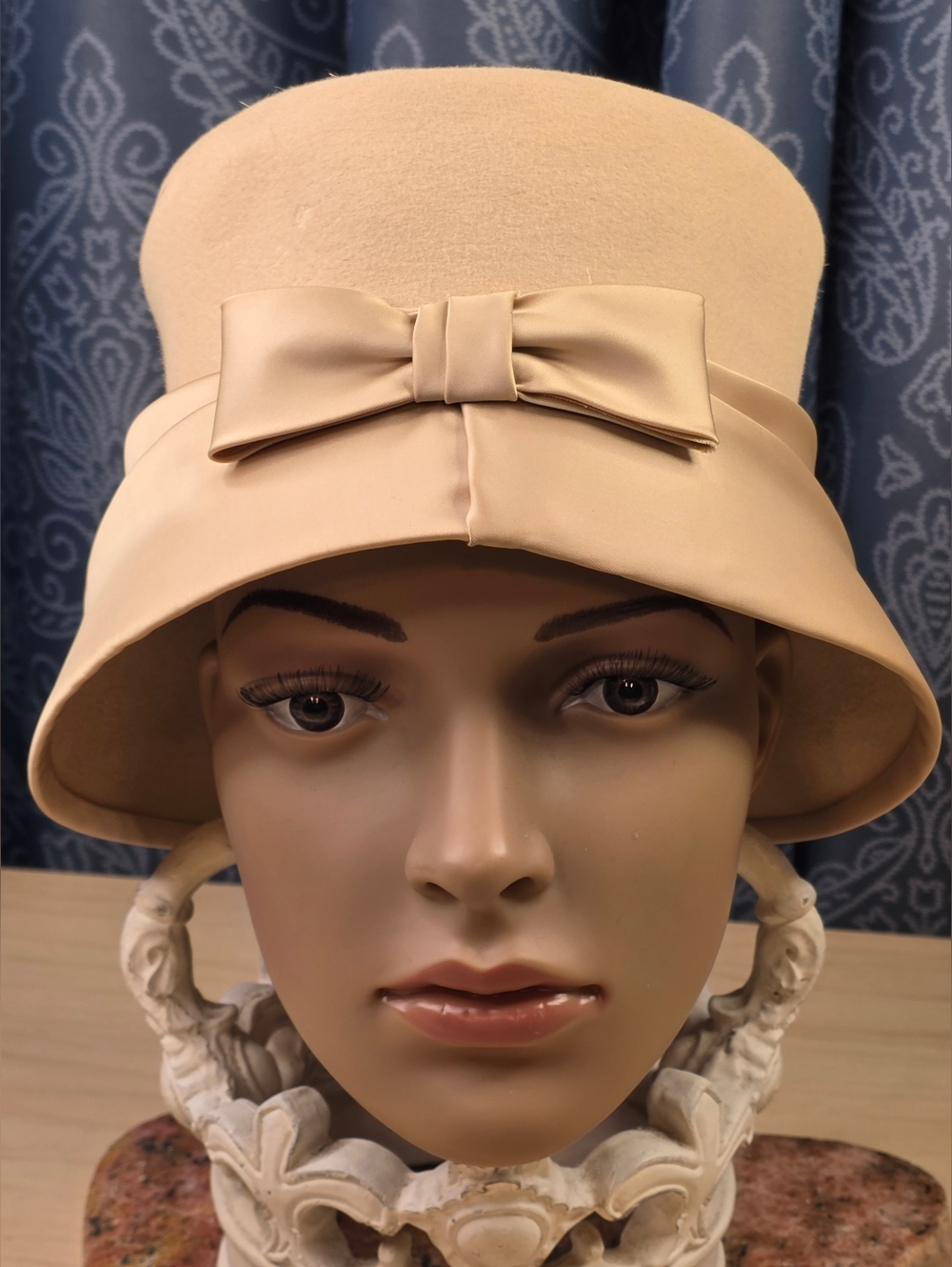 VTG Sonni California Camel Wool Cloche Hat Satin Bow Union Made XS